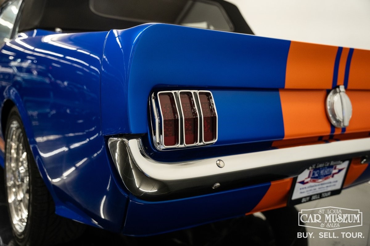 Ford-Mustang-1965-Convertible-38