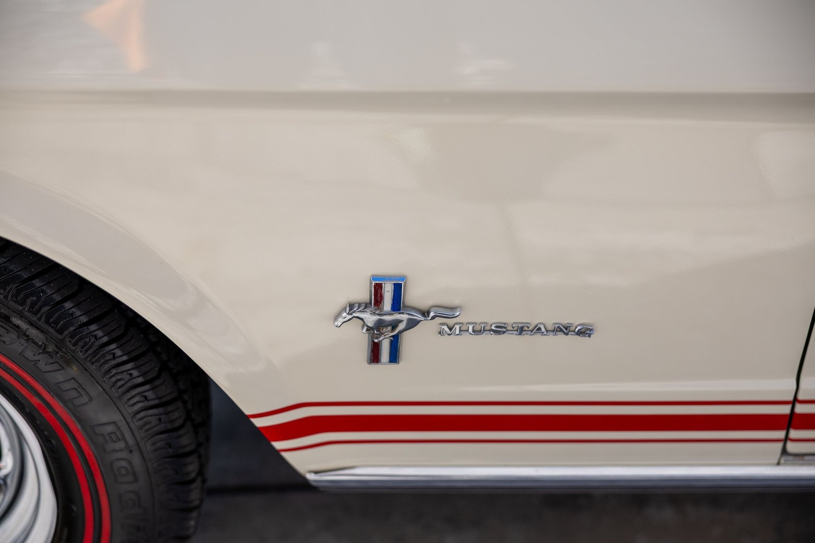 Ford-Mustang-1965-Convertible-39