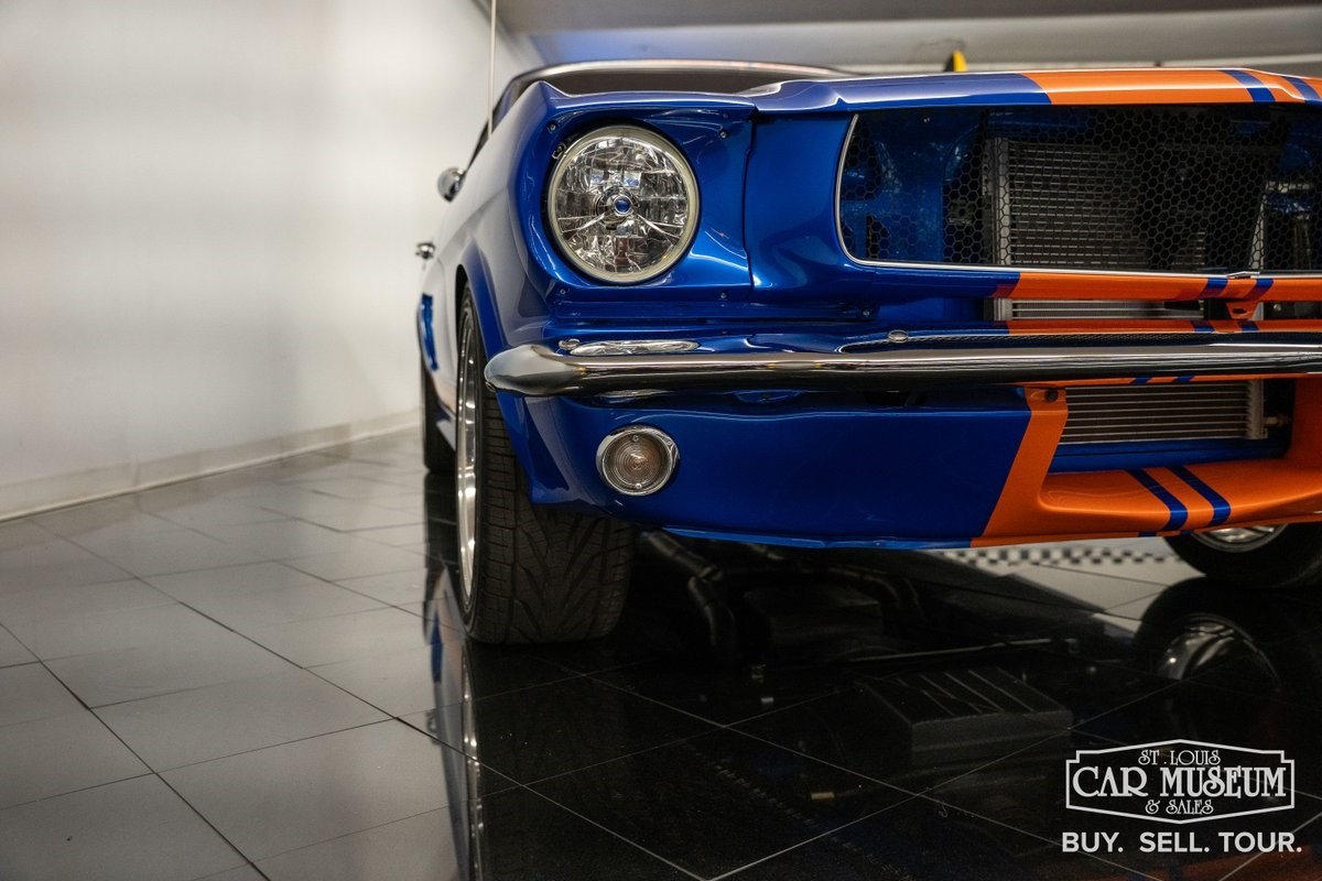 Ford-Mustang-1965-Convertible-6