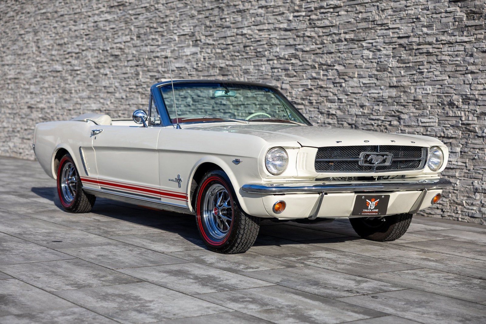 Ford-Mustang-1965-Convertible-7