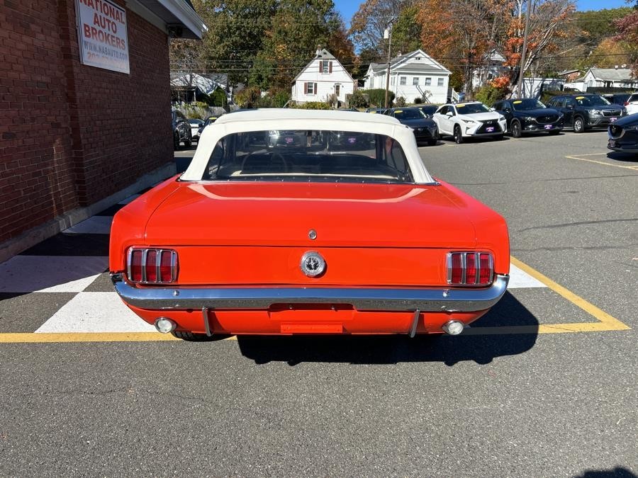 Ford-Mustang-1965-Convertible-7