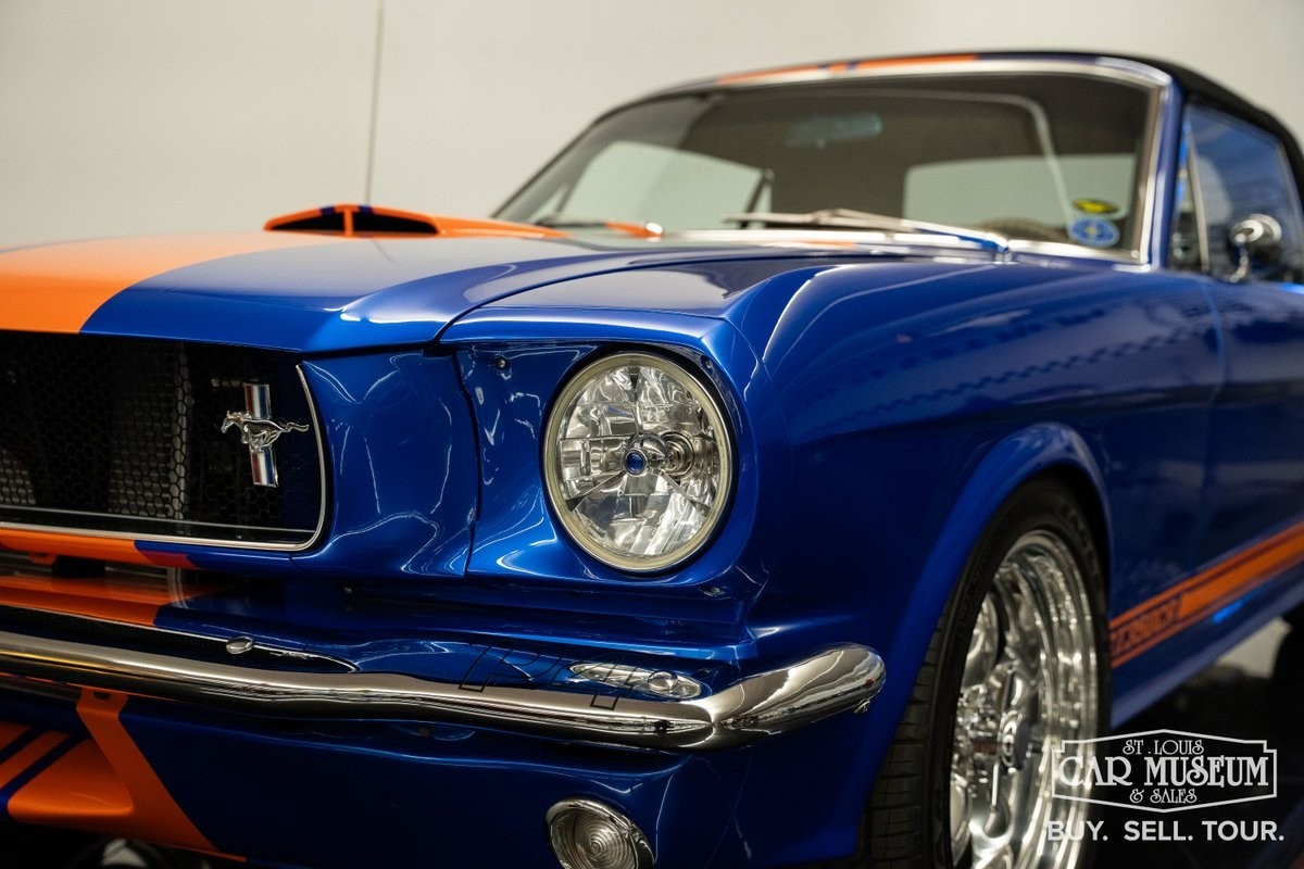 Ford-Mustang-1965-Convertible-8