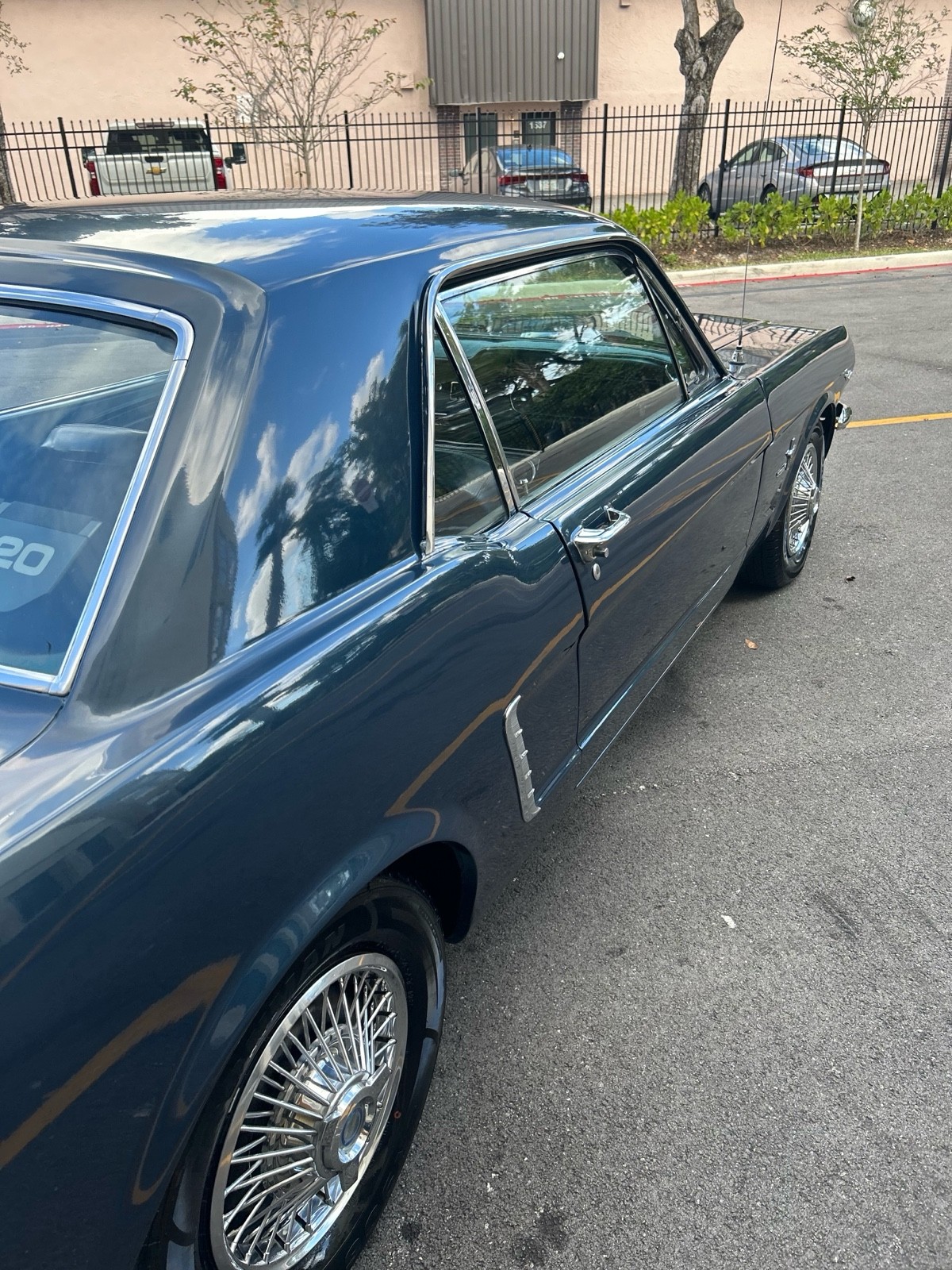 Ford-Mustang-1965-Coupe-10