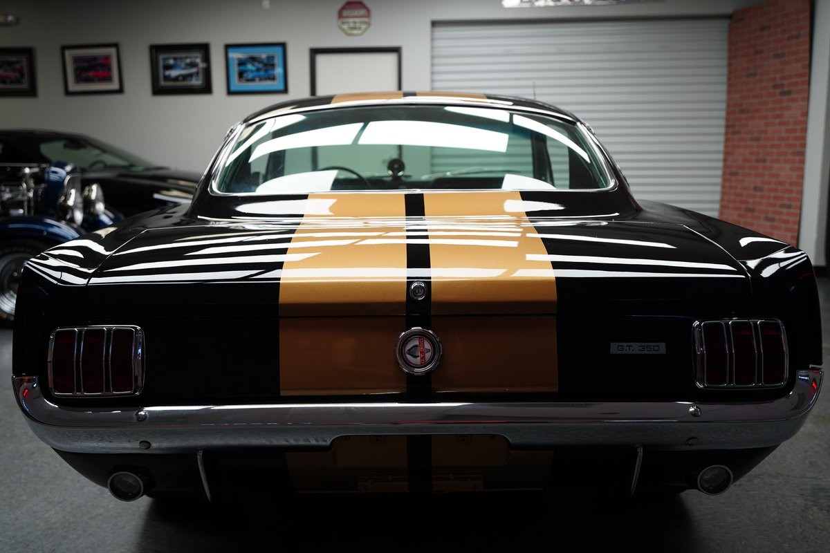 Ford-Mustang-1965-Coupe-11