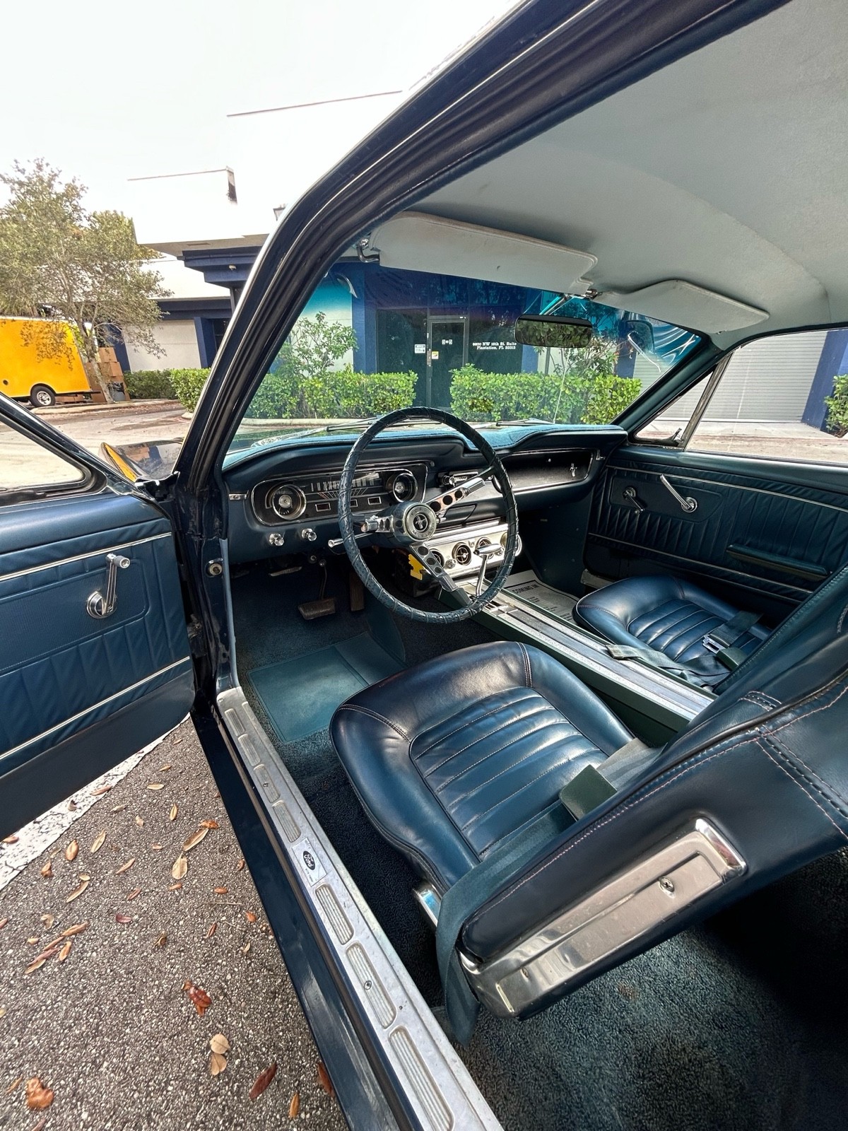 Ford-Mustang-1965-Coupe-16