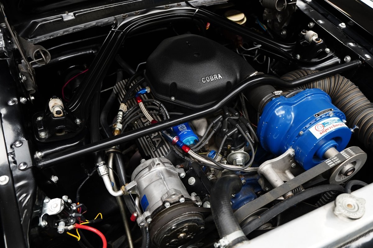 Ford-Mustang-1965-Coupe-23