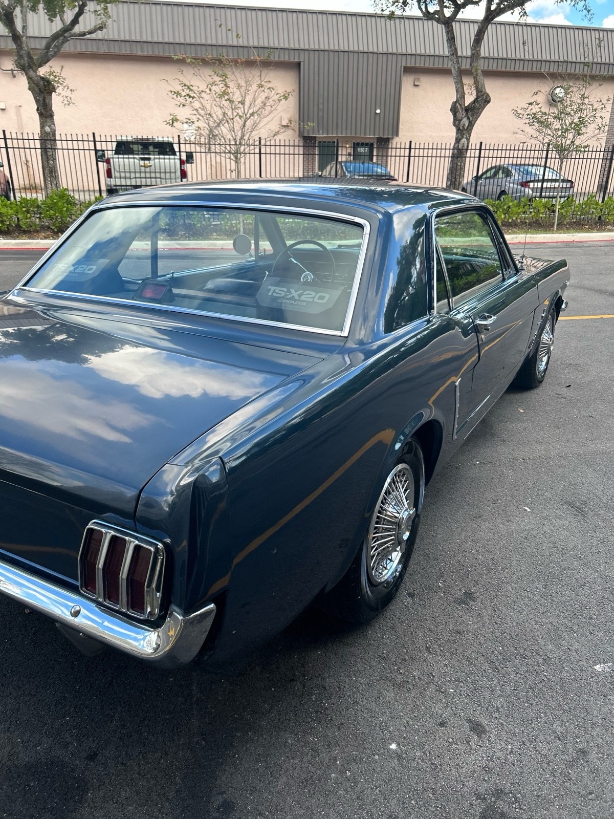 Ford-Mustang-1965-Coupe-8