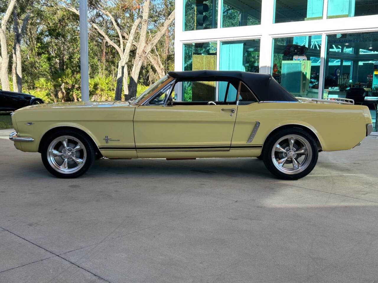 Ford-Mustang-1965-Hatchback-14