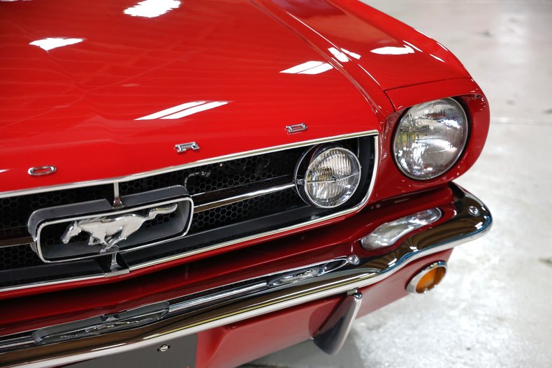 Ford-Mustang-1965-Rangoon-Red-Black-11