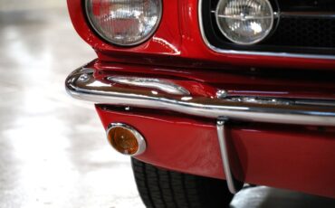 Ford-Mustang-1965-Rangoon-Red-Black-12