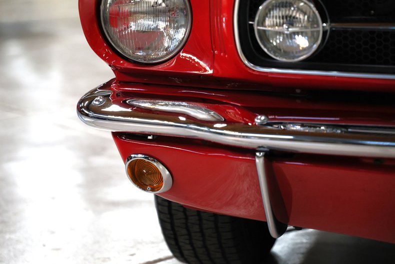 Ford-Mustang-1965-Rangoon-Red-Black-12