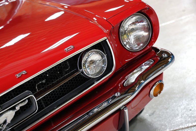 Ford-Mustang-1965-Rangoon-Red-Black-14