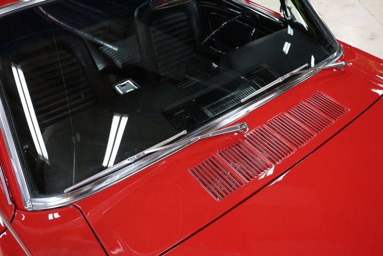 Ford-Mustang-1965-Rangoon-Red-Black-19