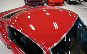 Ford-Mustang-1965-Rangoon-Red-Black-2