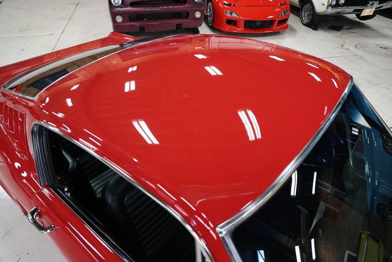 Ford-Mustang-1965-Rangoon-Red-Black-2