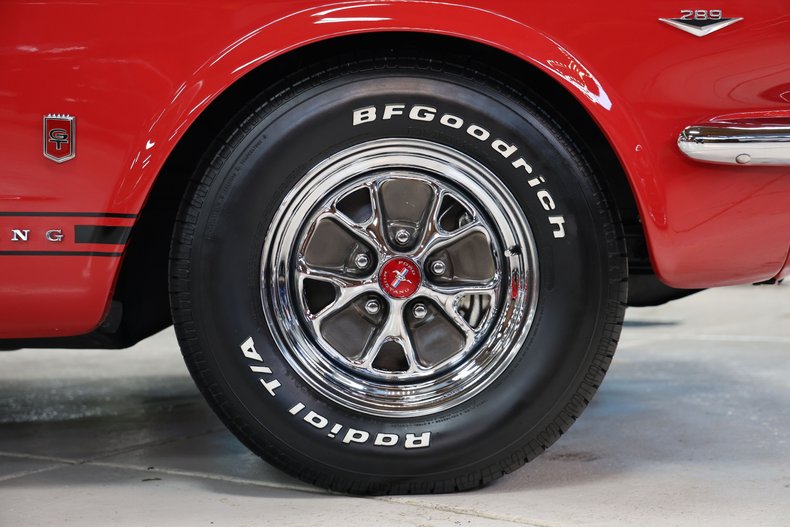 Ford-Mustang-1965-Rangoon-Red-Black-21