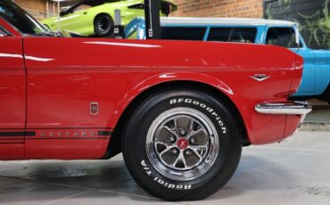 Ford-Mustang-1965-Rangoon-Red-Black-22