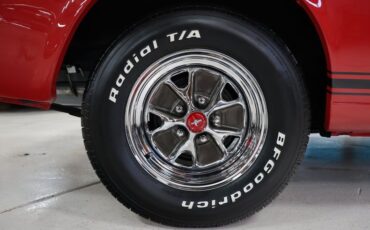 Ford-Mustang-1965-Rangoon-Red-Black-23