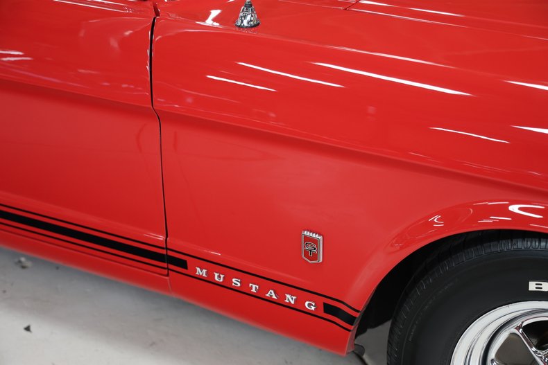 Ford-Mustang-1965-Rangoon-Red-Black-26