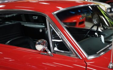 Ford-Mustang-1965-Rangoon-Red-Black-28