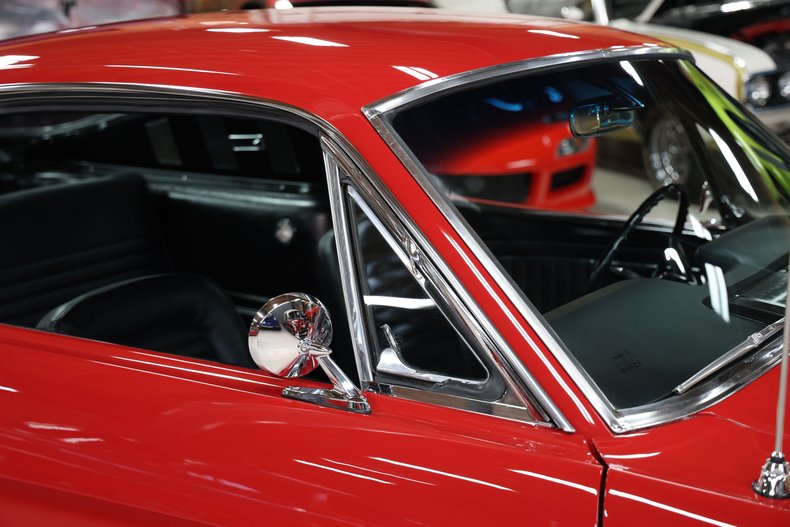 Ford-Mustang-1965-Rangoon-Red-Black-28