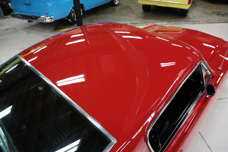 Ford-Mustang-1965-Rangoon-Red-Black-3