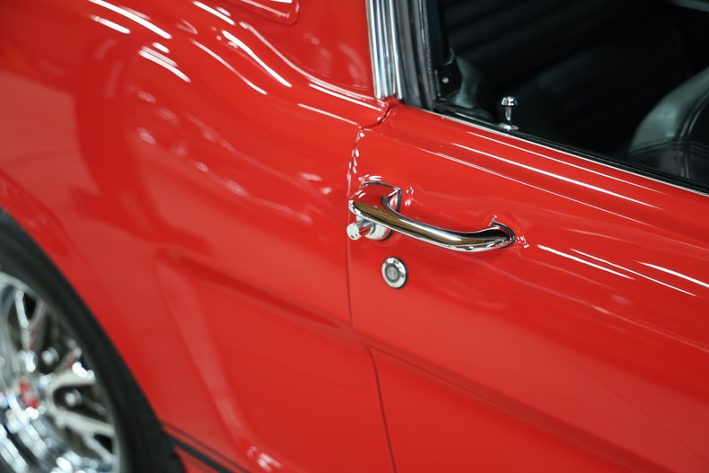 Ford-Mustang-1965-Rangoon-Red-Black-30