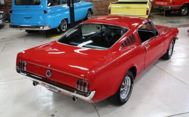 Ford-Mustang-1965-Rangoon-Red-Black-41