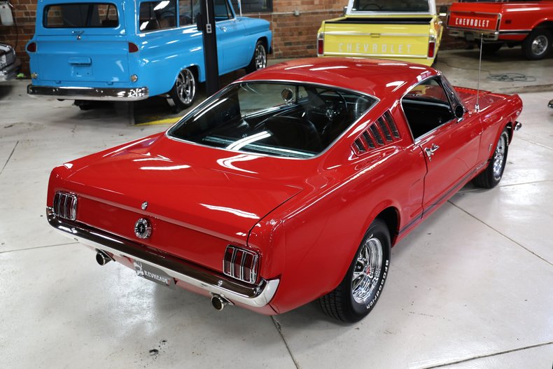 Ford-Mustang-1965-Rangoon-Red-Black-41