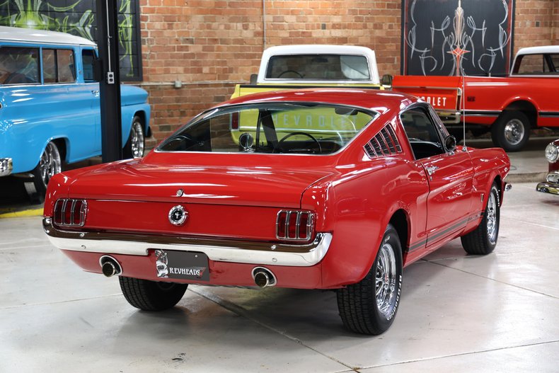 Ford-Mustang-1965-Rangoon-Red-Black-42