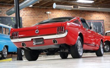 Ford-Mustang-1965-Rangoon-Red-Black-43