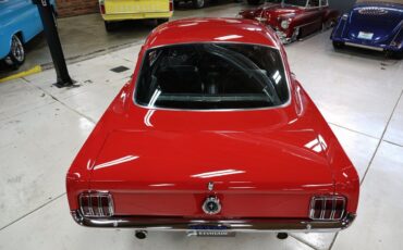 Ford-Mustang-1965-Rangoon-Red-Black-44