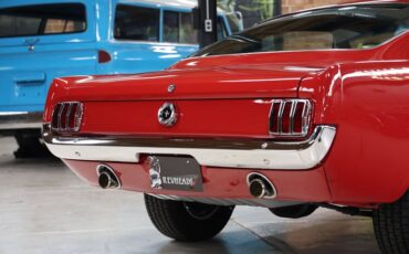 Ford-Mustang-1965-Rangoon-Red-Black-45