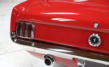 Ford-Mustang-1965-Rangoon-Red-Black-47