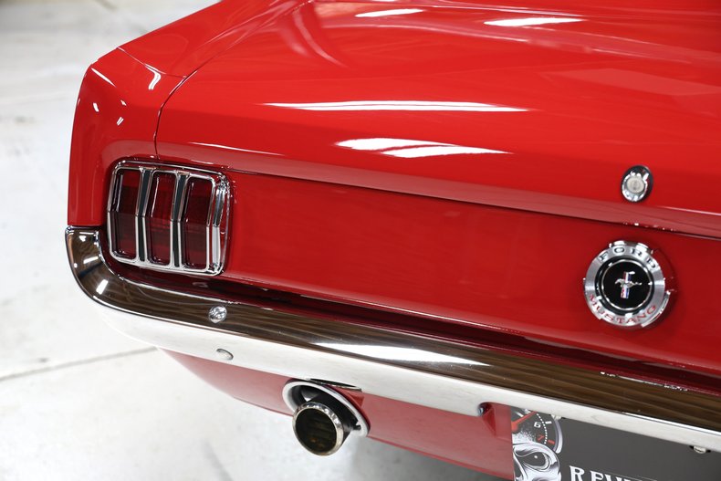 Ford-Mustang-1965-Rangoon-Red-Black-47