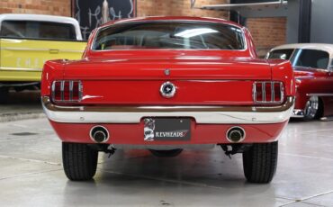 Ford-Mustang-1965-Rangoon-Red-Black-48