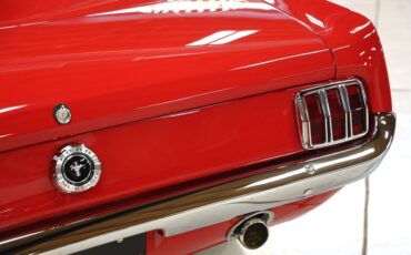 Ford-Mustang-1965-Rangoon-Red-Black-6