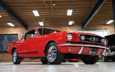 Ford-Mustang-1965-Rangoon-Red-Black-8