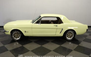 Ford-Mustang-1965-Spring-Time-Yellow-Palomino