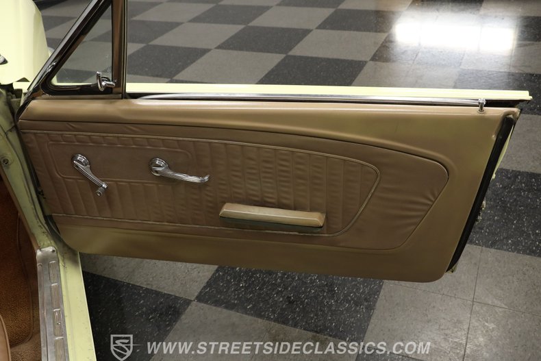 Ford-Mustang-1965-Spring-Time-Yellow-Palomino-9