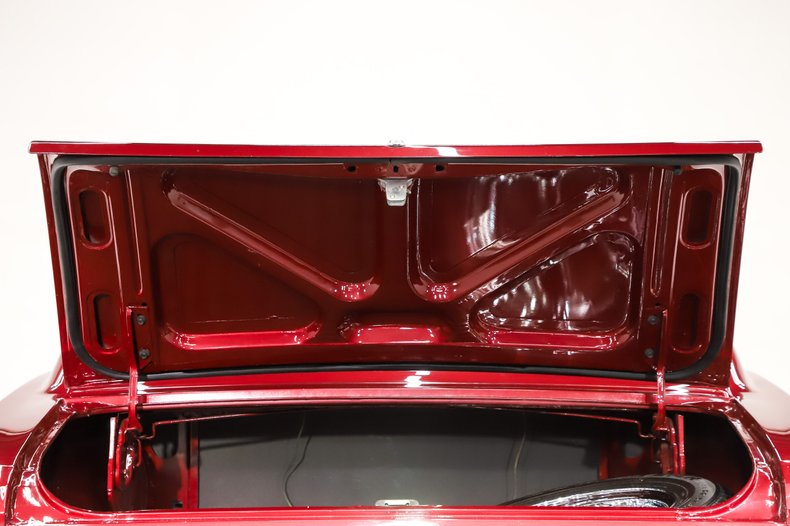 Ford-Mustang-1965-Vintage-Burgundy-Black-Deluxe-11