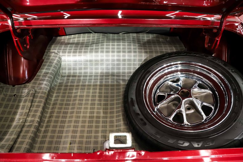 Ford-Mustang-1965-Vintage-Burgundy-Black-Deluxe-12