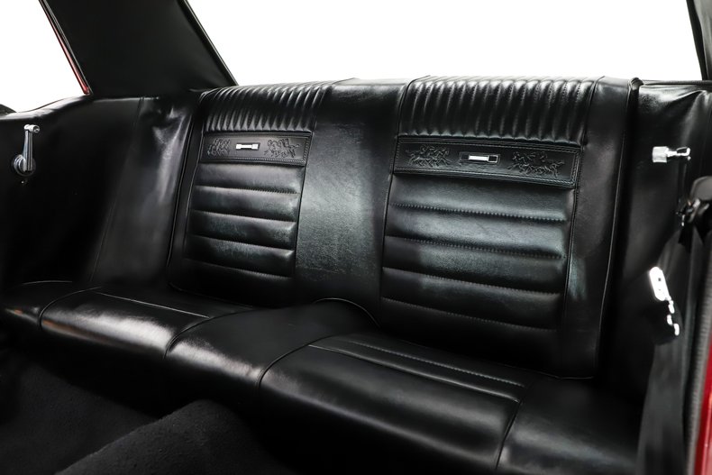 Ford-Mustang-1965-Vintage-Burgundy-Black-Deluxe-21