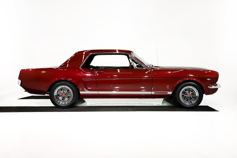 Ford-Mustang-1965-Vintage-Burgundy-Black-Deluxe-23