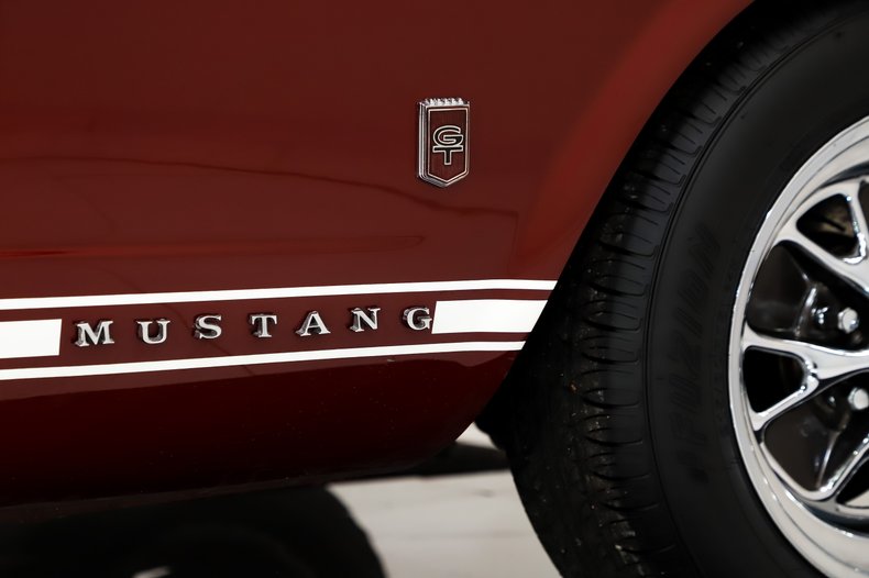 Ford-Mustang-1965-Vintage-Burgundy-Black-Deluxe-29