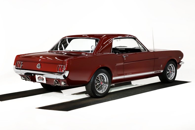 Ford-Mustang-1965-Vintage-Burgundy-Black-Deluxe-34