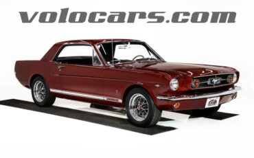 Ford-Mustang-1965-Vintage-Burgundy-Black-Deluxe