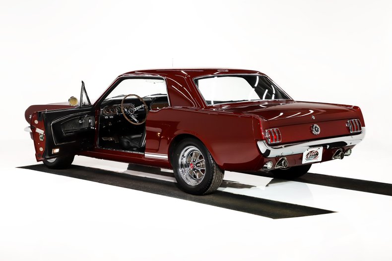 Ford-Mustang-1965-Vintage-Burgundy-Black-Deluxe-39
