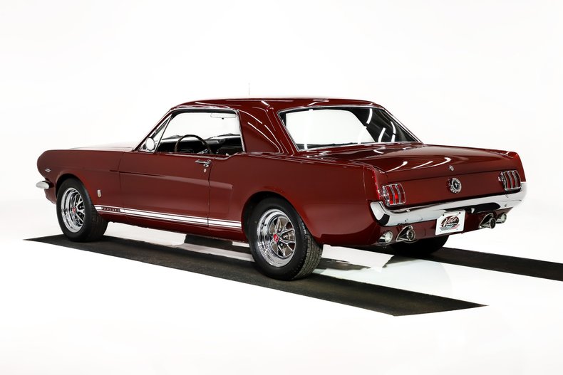 Ford-Mustang-1965-Vintage-Burgundy-Black-Deluxe-4