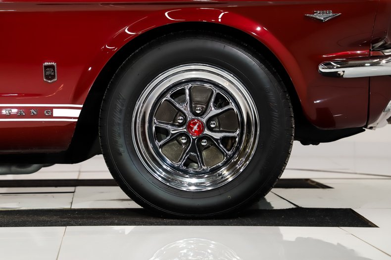 Ford-Mustang-1965-Vintage-Burgundy-Black-Deluxe-47